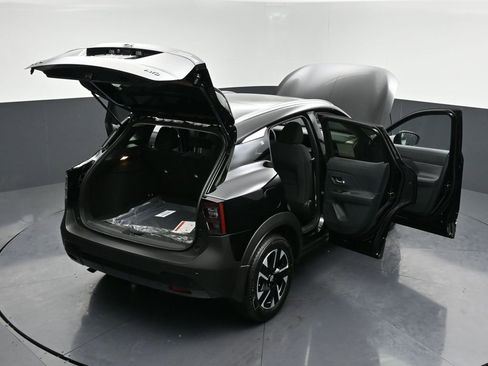 New 2026 Nissan Kicks SV w/ SV Premium Package AWD/4WD image 31