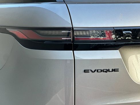 Used 2024 Land Rover Range Rover Evoque Dynamic SE image 14