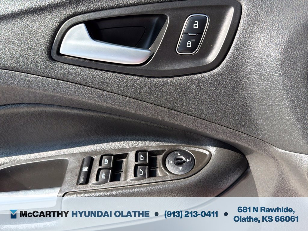 Used 2017 Ford Escape SE w/ SE Cold Weather Package AWD/4WD image 30
