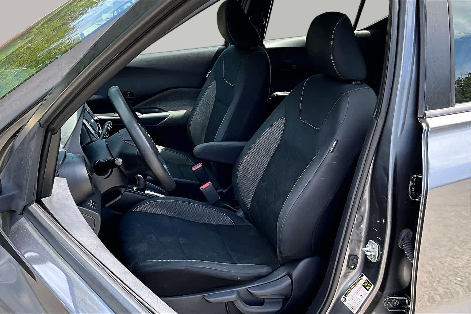 Used 2019 Nissan Kicks S FWD image 9
