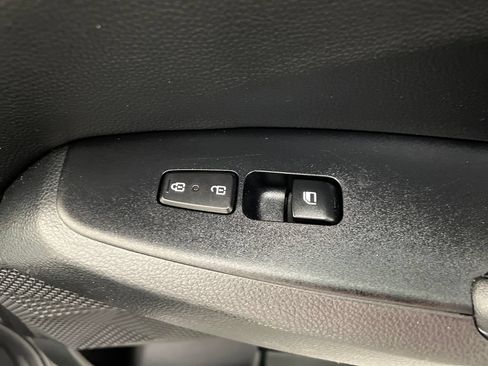 Used 2023 Kia Seltos S w/ Navigation Package AWD/4WD image 31