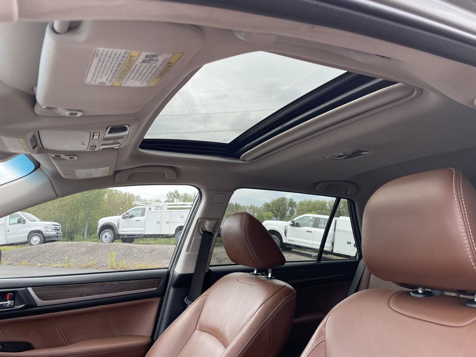 Used 2019 Subaru Outback 2.5i Touring w/ Popular Package #3A AWD/4WD image 27
