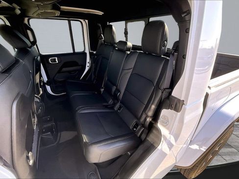 New 2026 Jeep Gladiator Sport image 19