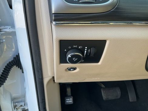 Used 2021 Jeep Grand Cherokee Limited w/ Luxury Group II image 10