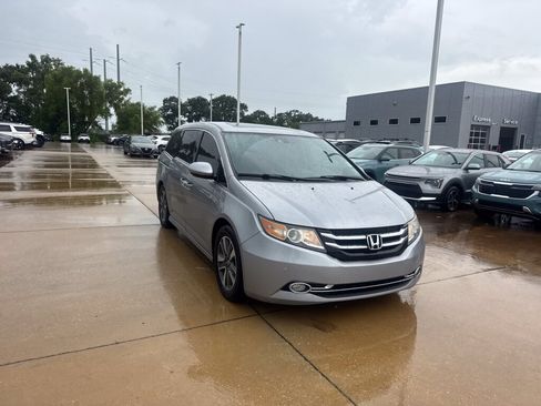Used 2016 Honda Odyssey Touring Elite image 7