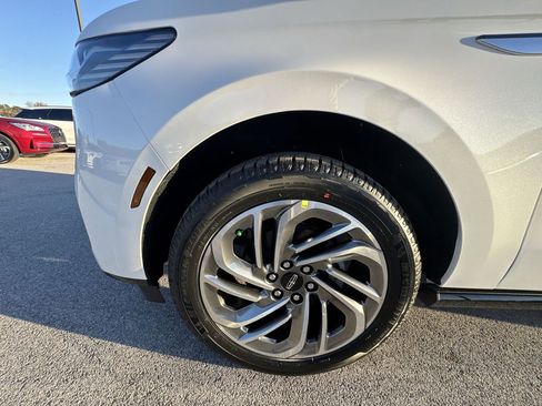 New 2025 Lincoln Navigator Reserve image 10