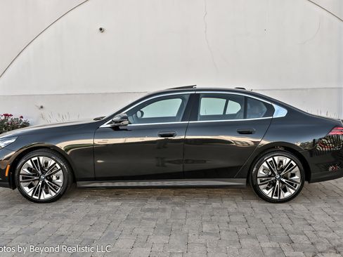 Used 2026 BMW 530i xDrive 530i xDrive image 9