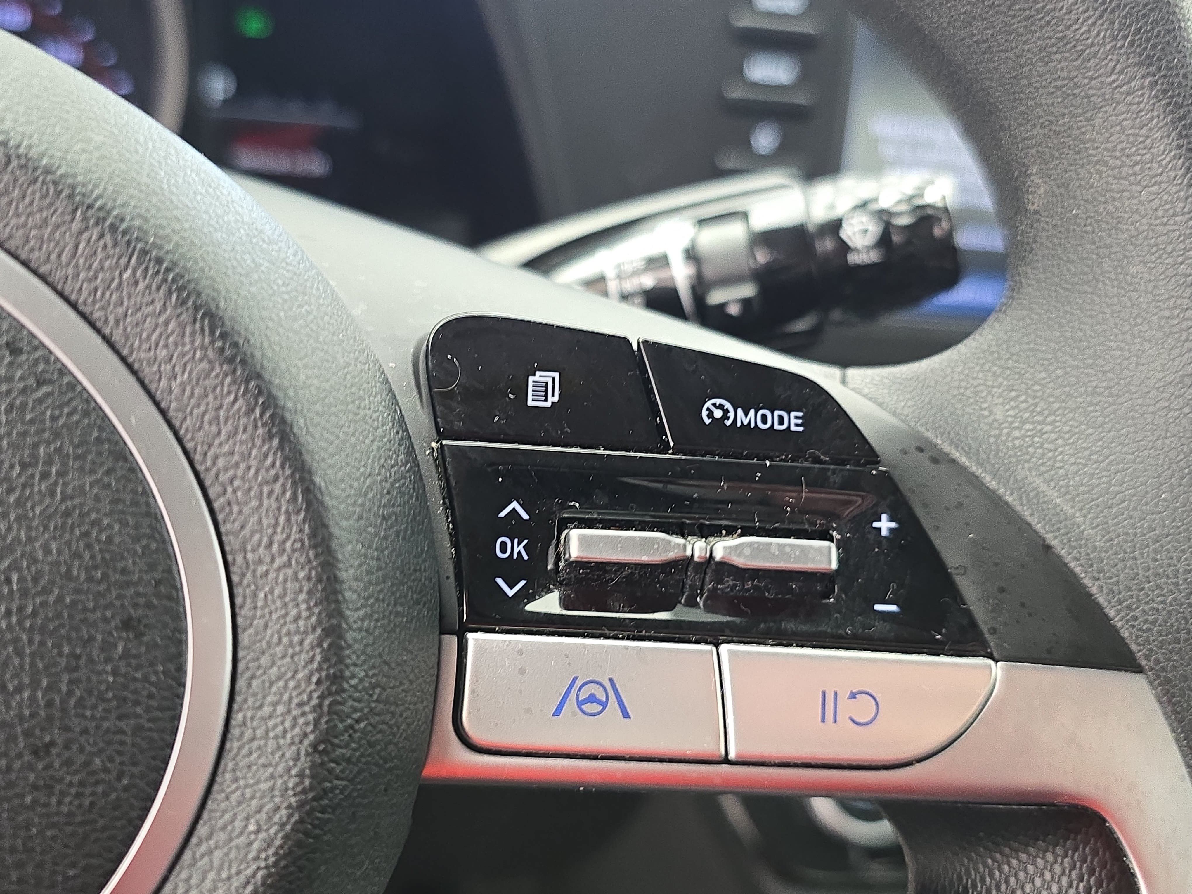 Used 2022 Hyundai Elantra SEL FWD image 17