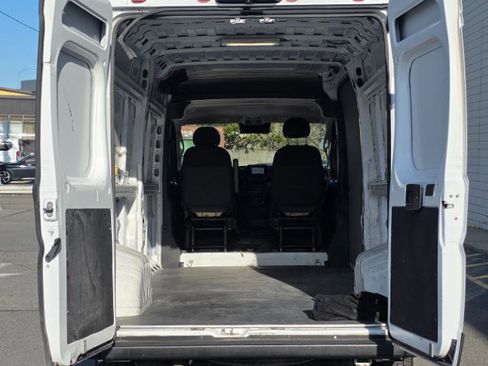 Used 2023 RAM ProMaster 2500 FWD image 8