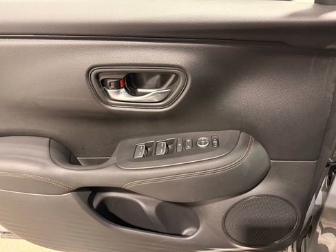 Used 2025 Honda HR-V Sport image 13