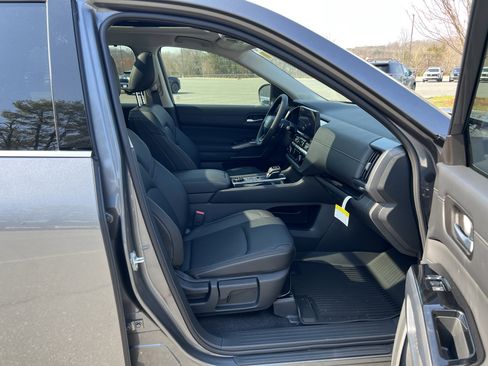New 2026 Nissan Pathfinder SL image 26