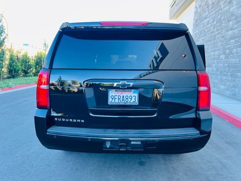 Used 2019 Chevrolet Suburban LT AWD/4WD image 5