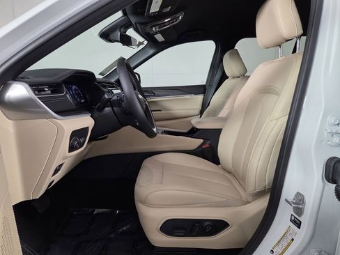 New 2025 Jeep Grand Cherokee Limited image 9