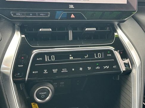 Certified 2023 Toyota Venza XLE AWD/4WD image 25