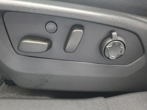 Used 2024 Buick Envision Avenir AWD/4WD image 33