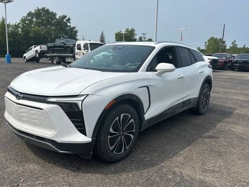 Used 2024 Chevrolet Blazer EV LT AWD/4WD image 4