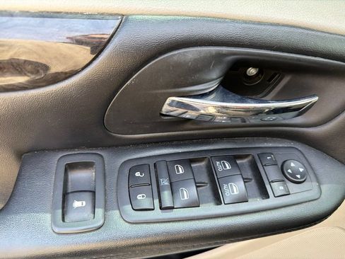 Used 2019 Dodge Grand Caravan SE FWD image 7