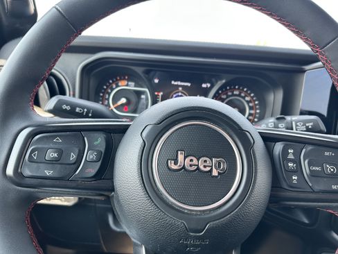 Used 2024 Jeep Wrangler Rubicon AWD/4WD image 18