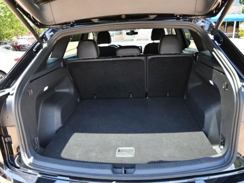 Used 2024 Volkswagen Atlas Cross Sport SE image 37