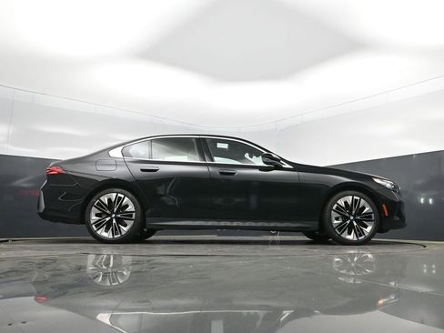 Certified 2025 BMW 530i image 43