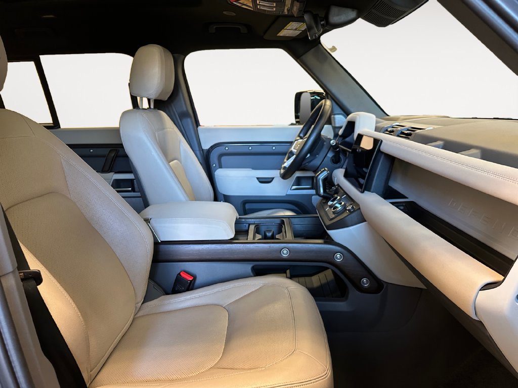 Used 2023 Land Rover Defender 130 SE AWD/4WD image 16