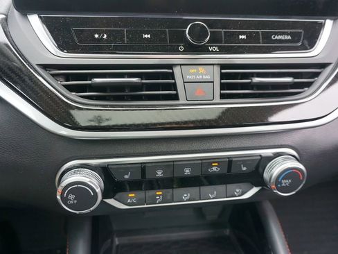 Used 2023 Nissan Altima 2.5 SR w/ SR Premium Package FWD image 12