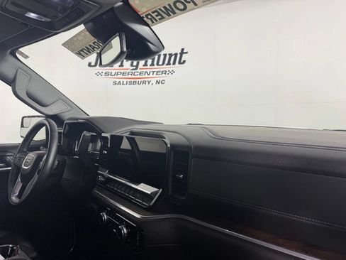 Used 2025 GMC Sierra 1500 SLT AWD/4WD image 34