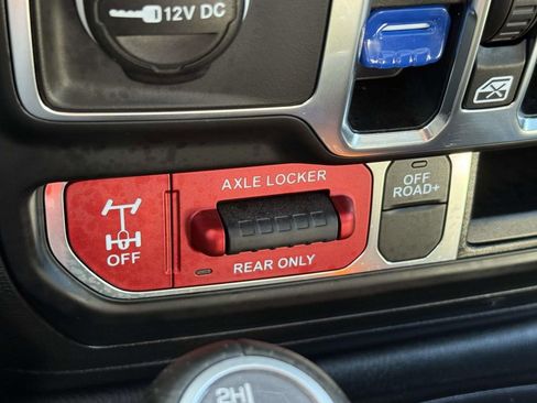 Used 2023 Jeep Gladiator Mojave w/ LED Lighting Group AWD/4WD image 31