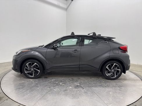 Used 2022 Toyota C-HR Limited image 4