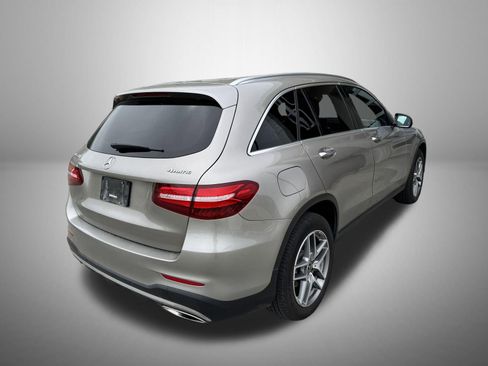 Used 2019 Mercedes-Benz GLC 300 4MATIC image 3