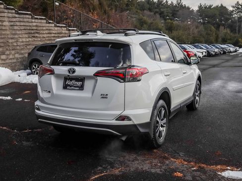 Used 2018 Toyota RAV4 XLE image 5