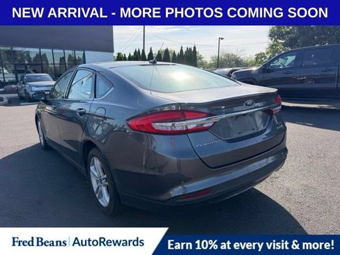 Used 2018 Ford Fusion SE FWD image 5