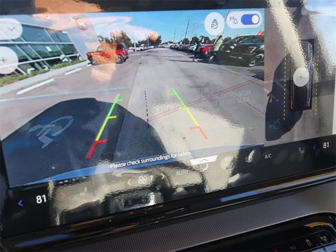 New 2025 Ford Expedition Active image 8