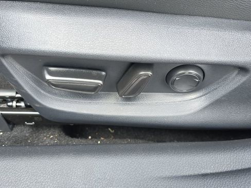 Used 2025 Toyota Camry SE image 16