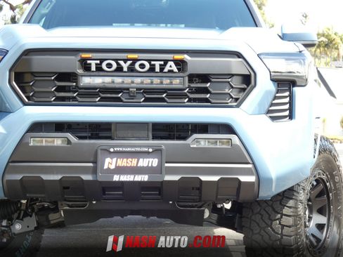 Used 2026 Toyota Tacoma SR5 AWD/4WD image 18