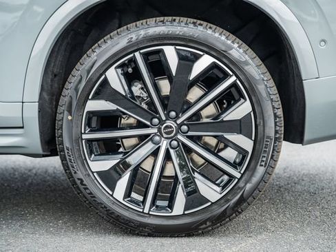 New 2026 Volvo XC90 T8 Plus w/ Protection Package Premier AWD/4WD image 18