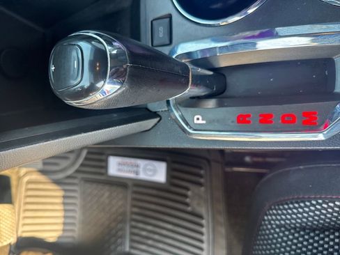 Used 2017 GMC Terrain SLE w/ Technology Package image 25