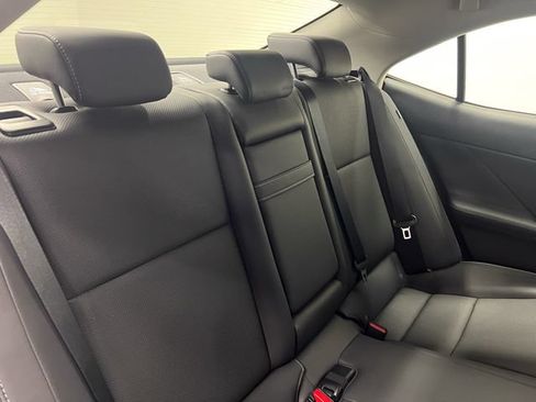 Used 2018 Lexus IS 300 RWD image 13