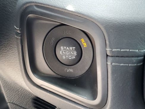 Used 2024 Jeep Wrangler Unlimited Rubicon AWD/4WD image 17