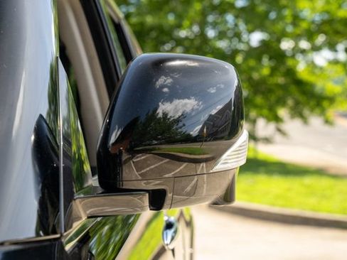 Used 2015 INFINITI QX80 4WD w/ Theater Package image 12