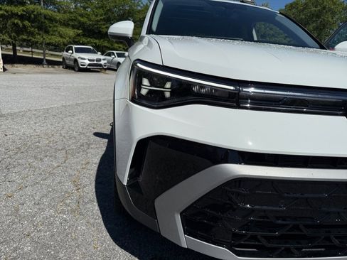 Certified 2025 Volkswagen Taos SEL w/ Black Wheel Plus Package image 23