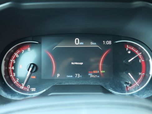 Used 2025 Toyota RAV4 XLE FWD image 28