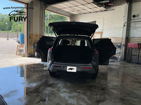 Used 2022 Nissan Pathfinder SV AWD/4WD image 20