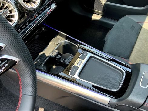 Certified 2025 Mercedes-Benz GLA 250 4MATIC image 7