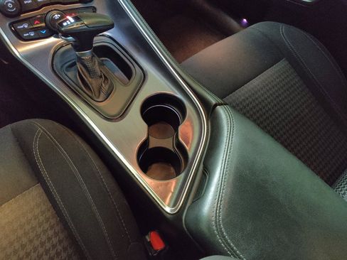 Used 2018 Dodge Challenger SXT w/ Performance Handling Group image 26