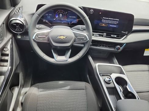 New 2026 Chevrolet Equinox LT w/ Safety and Technology Package FWD image 5
