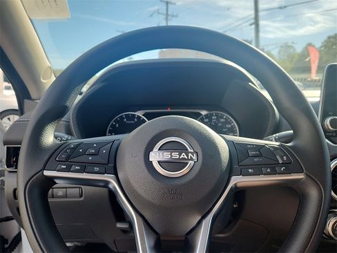 New 2025 Nissan Sentra SV image 9