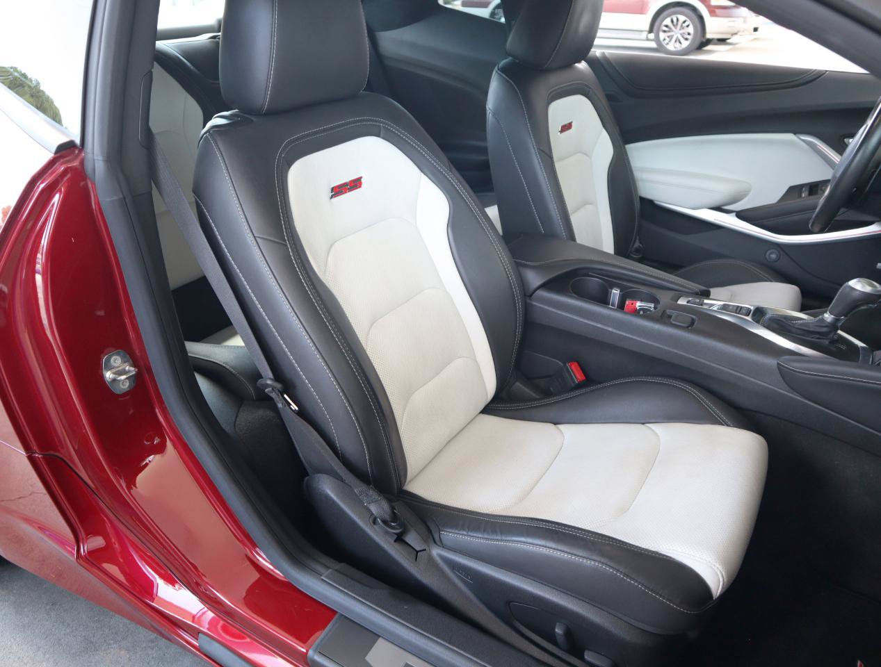 Used 2018 Chevrolet Camaro SS RWD image 20