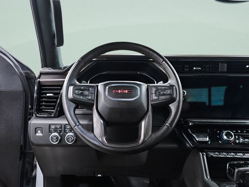 Used 2024 GMC Sierra 1500 AT4 w/ AT4 Preferred Package AWD/4WD image 11