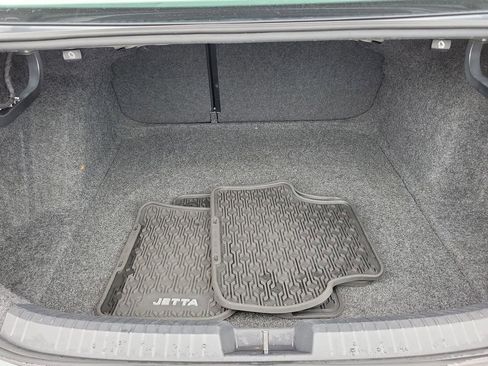 Used 2024 Volkswagen Jetta Sport image 7